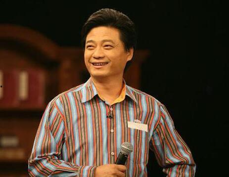 崔永元背景资料,从知名主持人到勇敢斗士的蜕变之路