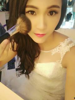 陈雨涵个人资料,才华横溢的年轻艺术家，多才多艺的人生篇章